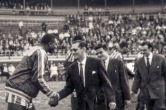 3-047-LOS-HARLEM-GLOBETROTERS-Y-EL-aGUILAS-9-Agosto-1958