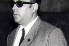 4-004-PACO-LIBARONA-Primer-Comisario-Mesa.