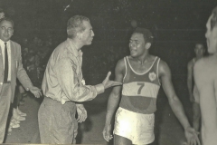 4-024-JUAN-A.-SAEZ-arbitro-el-AGUILAS-MONTEVIDEO-7-Mayo-1965