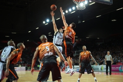 8-103-BIZKAIA-BILBAO-BASKET-VS-DONETSK-03-11-2009
