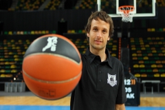 9-015-RAUL-LoPEZ-en-la-Temporada-2011-12